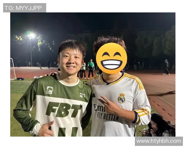 克里斯花式足球球校球星的成长历程与技艺突破探索 克里斯花式足球球校球星的成长历程与技艺突破探索